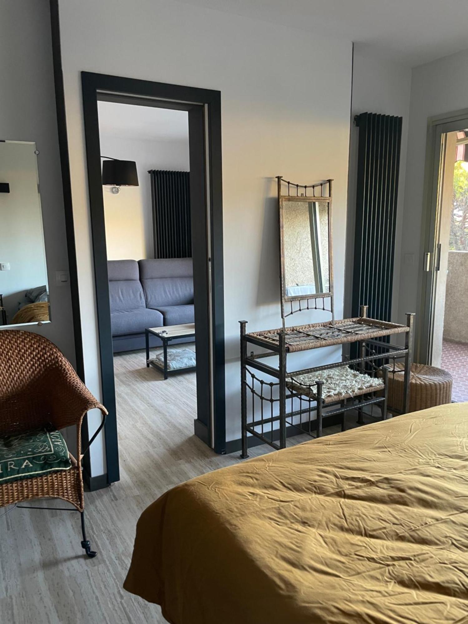 Appartement 2 Pieces 6Mn A Pied Du Centre Vence Exterior foto